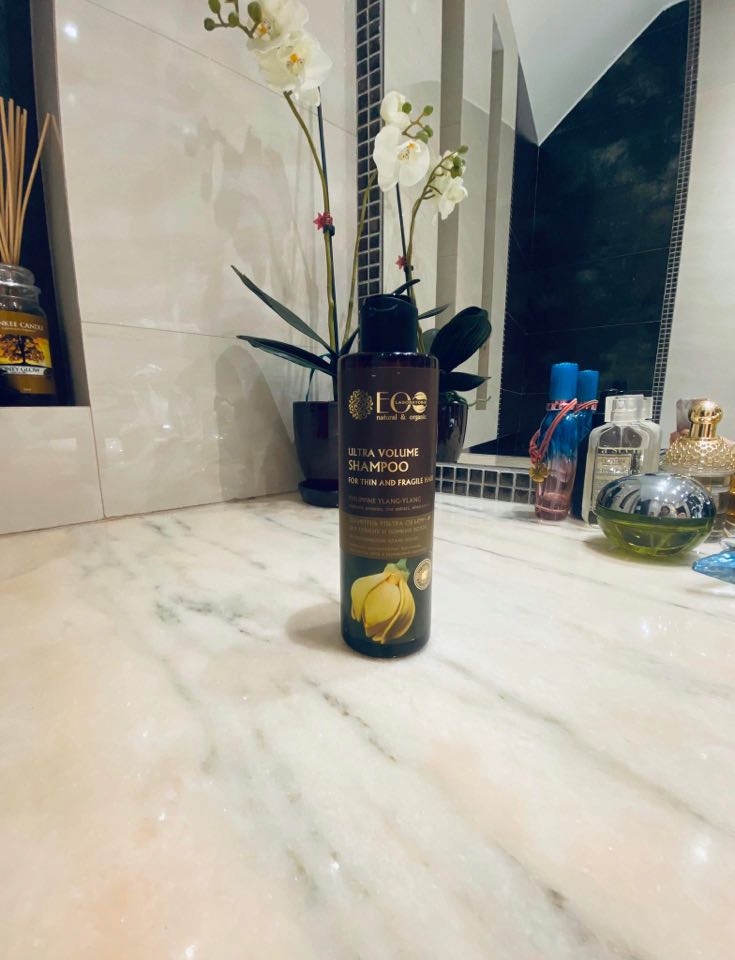 ecolab szampon do włosów ultra objętość z ylang ylang