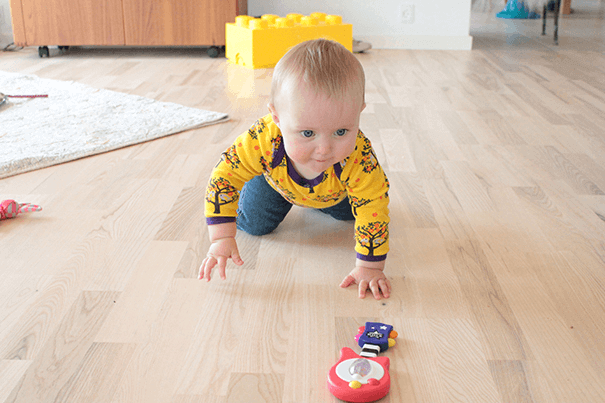 mechanical toy crawling pampers quick