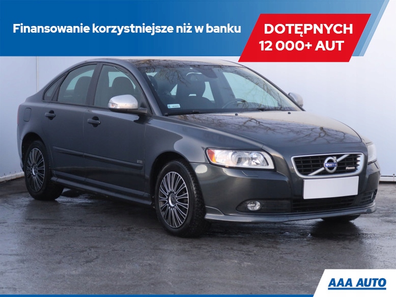 pampers volvo s40